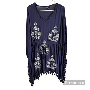 Fig & Vine Navy Ivory Embroidered Pullover Tunic Top Women’s S/M Tassel Flowy